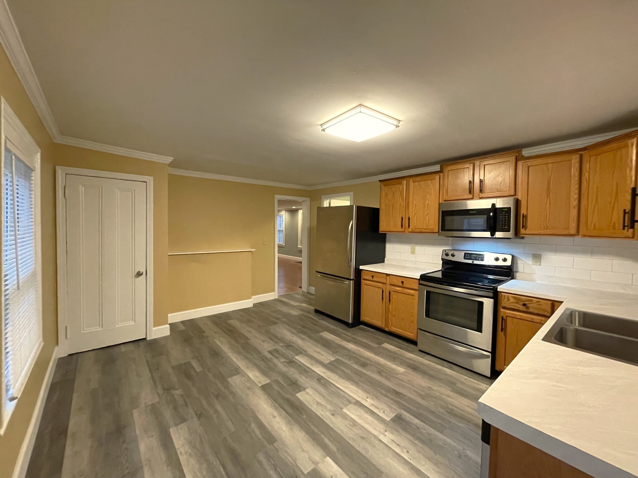 Kitchen - 625 W Church St