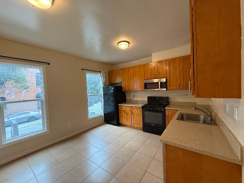 Building Photo - 2921-2923 20th St