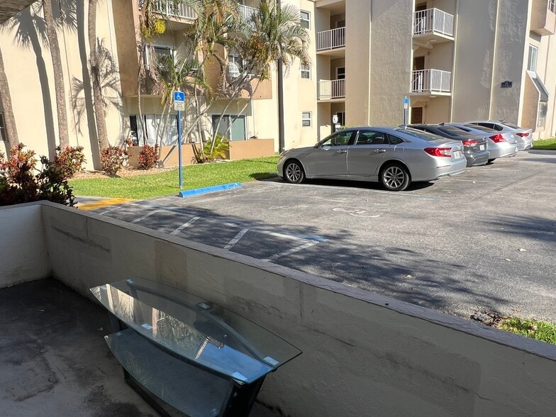 Building Photo - 7745 SW 86th St