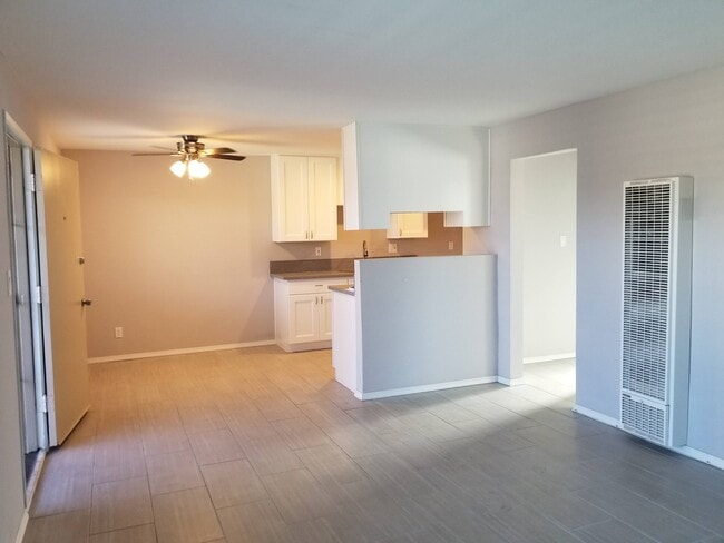 Building Photo - Del Amo Apts