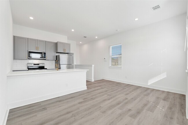 Building Photo - 4604 Indie Hts Ln