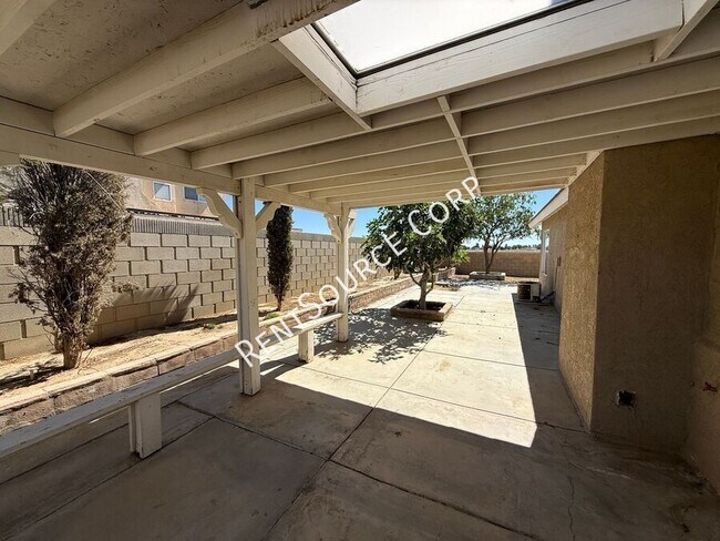 Building Photo - 2501 Summerchase Ave