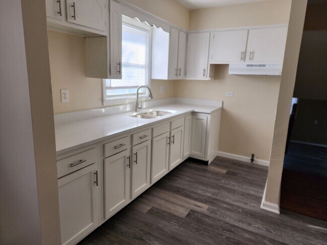 Building Photo - 4306 Shady Villa Dr