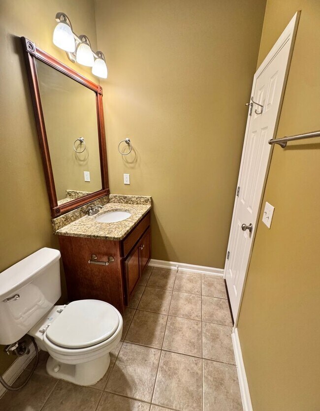 Building Photo - 112 Autumn Way