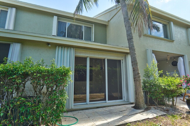 Building Photo - 941 Kokomo Key Ln