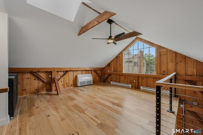 Building Photo - 13 Meadowood Ln