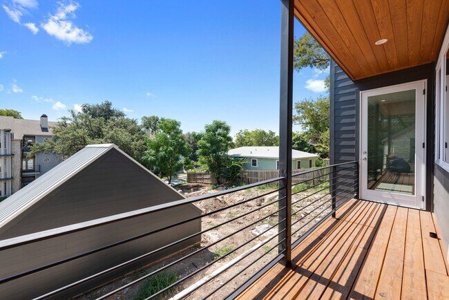 Building Photo - 3107 Walling Dr