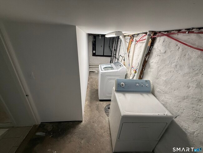 Building Photo - 85 Avery St