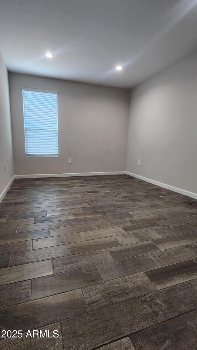 Building Photo - 37845 W Santa Barbara Ave