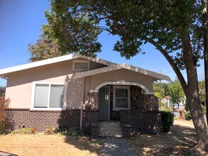 Building Photo - 1835 Estudillo St