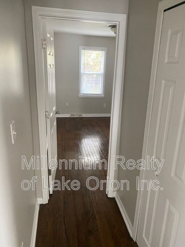 Building Photo - 46 W Strathmore Ave