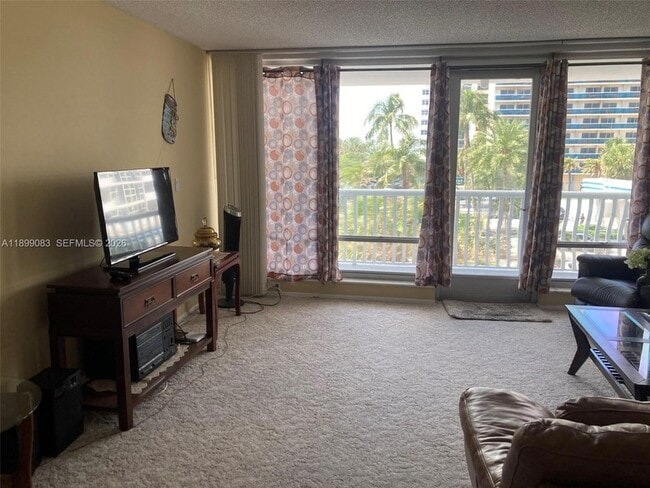 Building Photo - 4020 Galt Ocean Dr