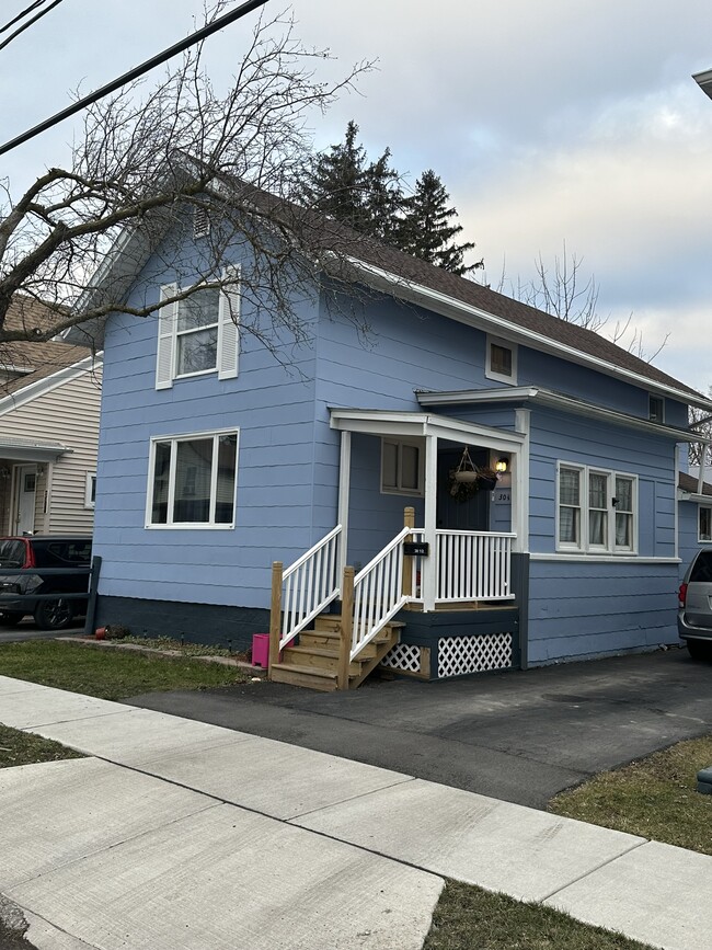 Building Photo - 30 Columbia Ave