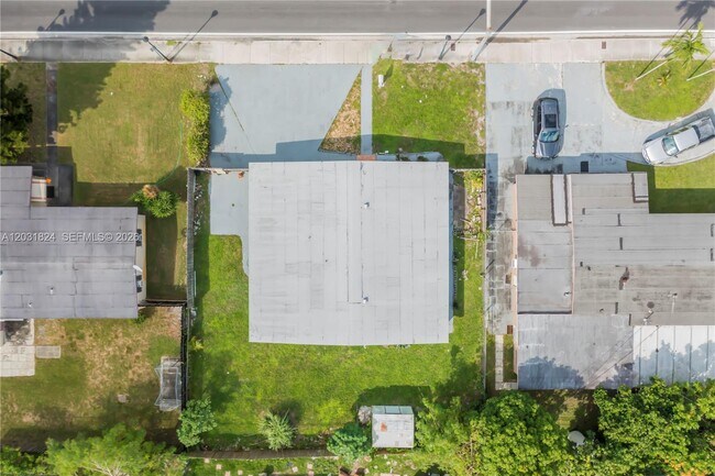 Building Photo - 630 NW 199th St