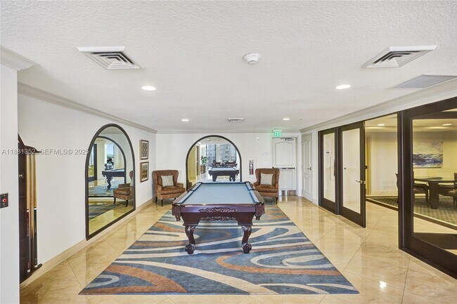 Building Photo - 100 S Birch Rd