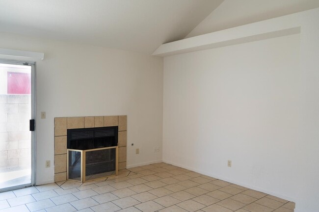 Building Photo - 7010 N Thorne Ave