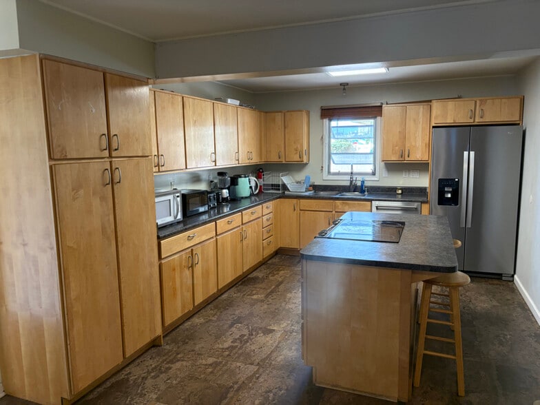 Building Photo - 2318 Seaview Ave