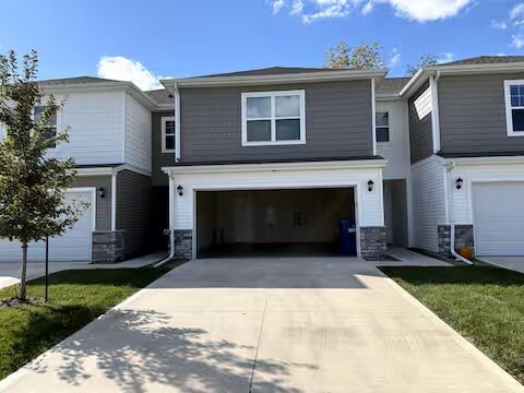 Building Photo - 4521 SE Ember Ln