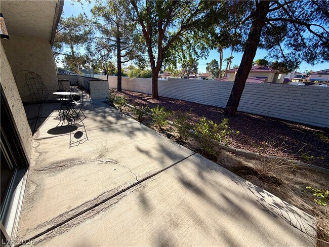 Building Photo - 3073 Conquista Ct