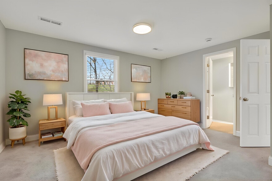 Building Photo - 19204 Saint Johnsbury Ln