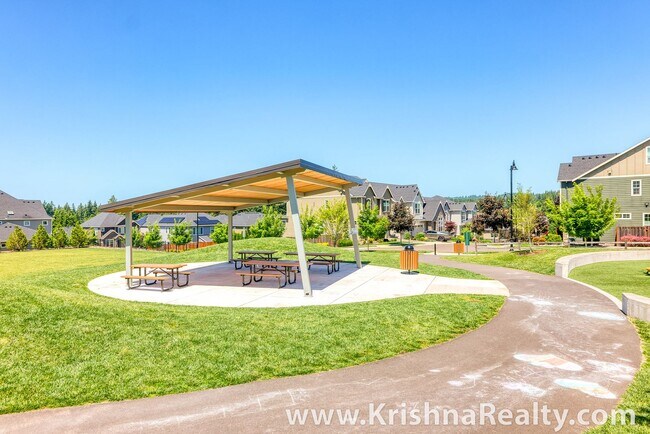 Building Photo - Fabulous 5 BD* 3 BA* + LARGE Bonus Room* S...