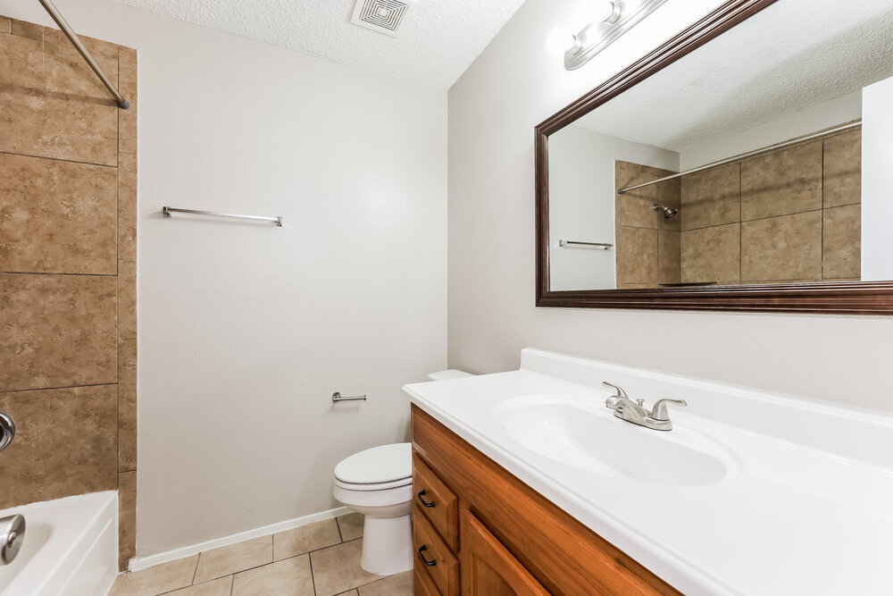 Building Photo - 6209 Mercedes Dr
