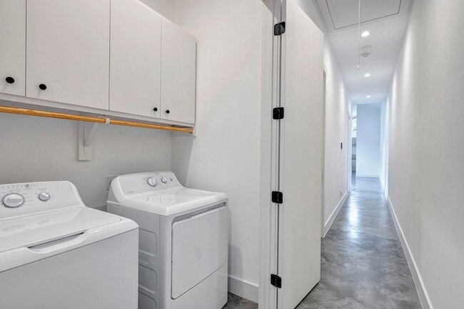 Building Photo - 907 Kern St