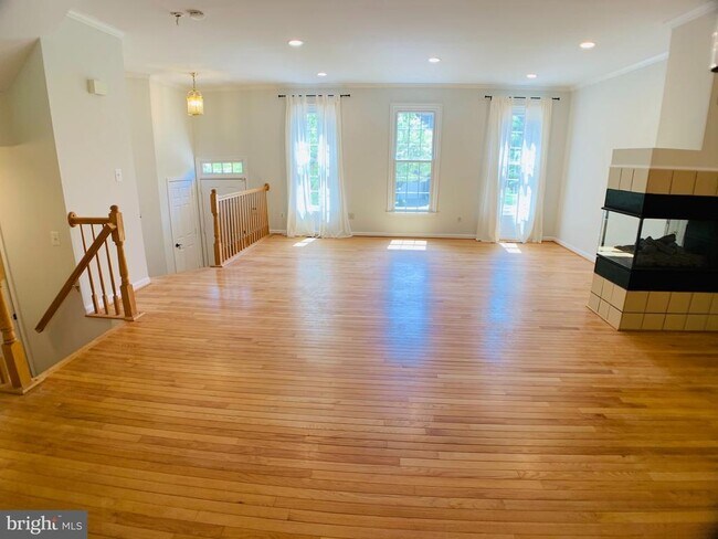 Building Photo - 10496 Courtney Dr