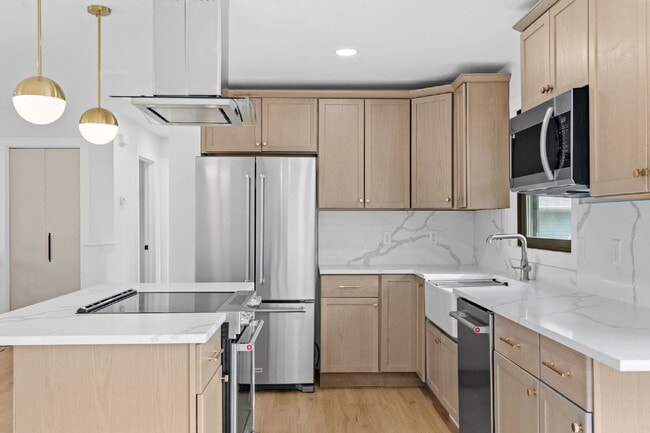 Building Photo - "Charming 4-Bedroom Home with Granite Elegance in Lino Lakes – 2584 Sq Ft of Comfort!"