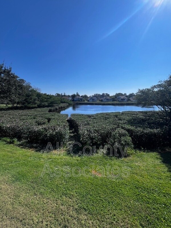 Building Photo - 1007 S Pointe Alexis Dr