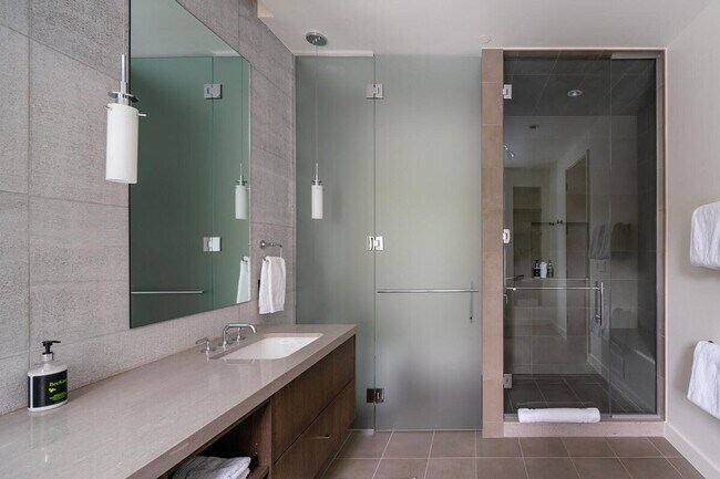 Building Photo - 5 Thistle Way