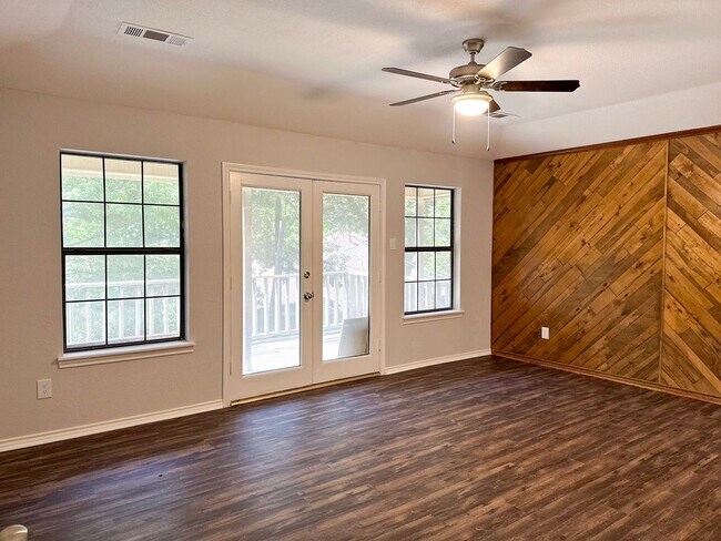 Building Photo - 55001 Windmill Ln