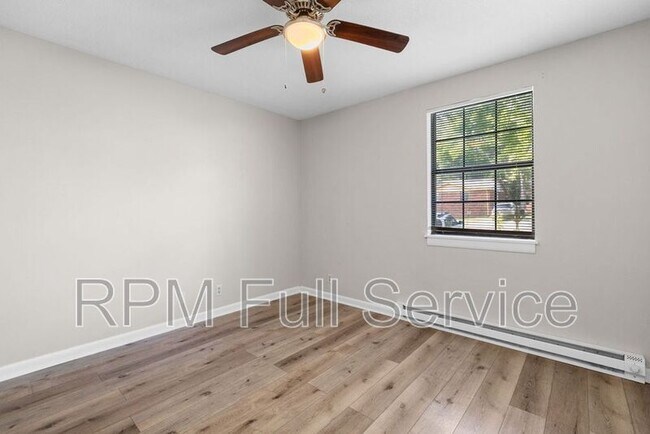 Building Photo - 4426 Central Valley Dr