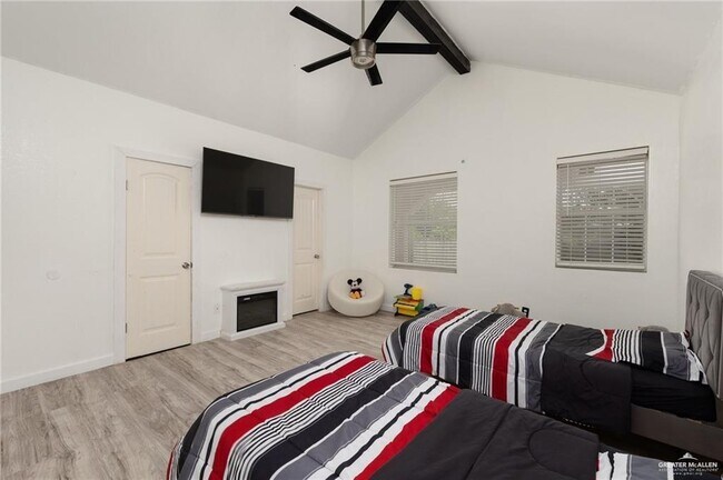 Building Photo - 11 W Business Hwy 83