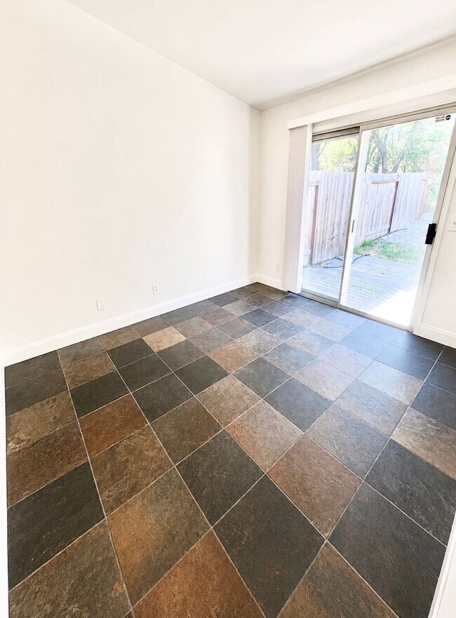 Building Photo - Remodeled 3 Bedroom Home for Rent in Rocklin