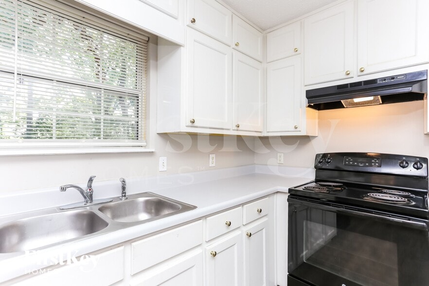 Building Photo - 1270 Summit Point Ln