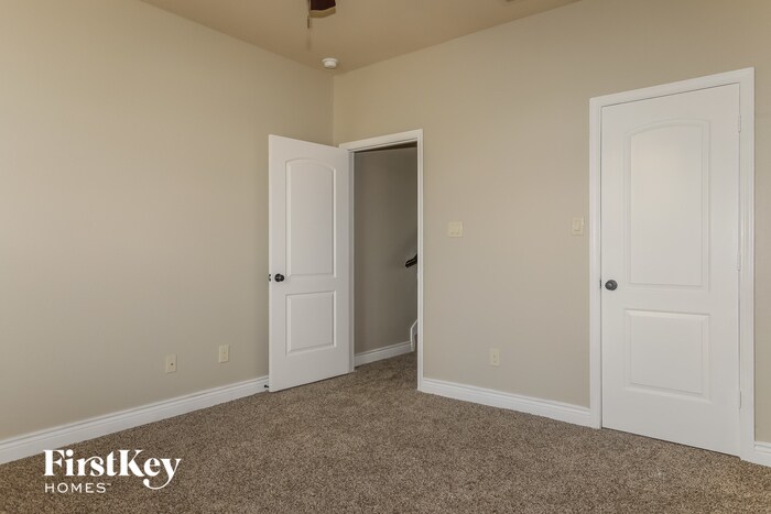 Building Photo - 102 Logan Pass Ct