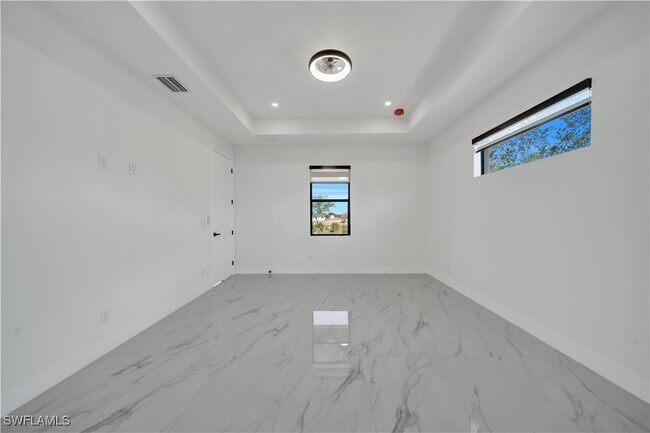Building Photo - 903 NE 23rd St