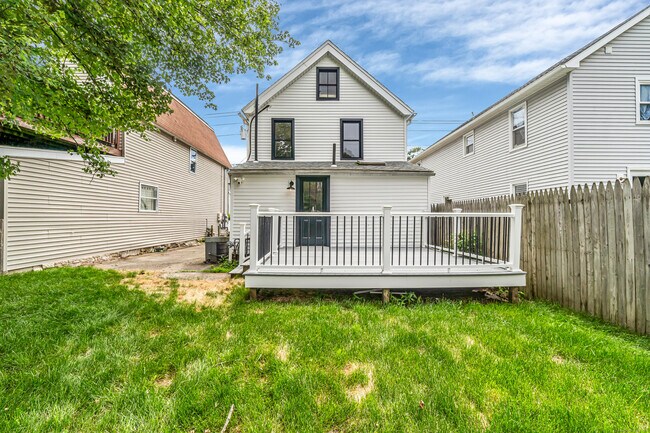 Building Photo - 155 Broadway