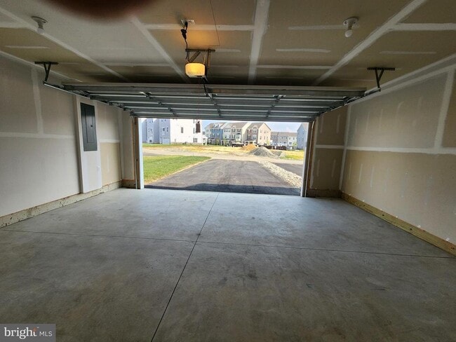 Building Photo - 844 New Castle Landing Dr
