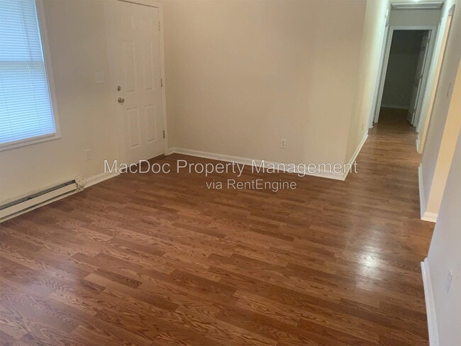Building Photo - 401 Polk Dr