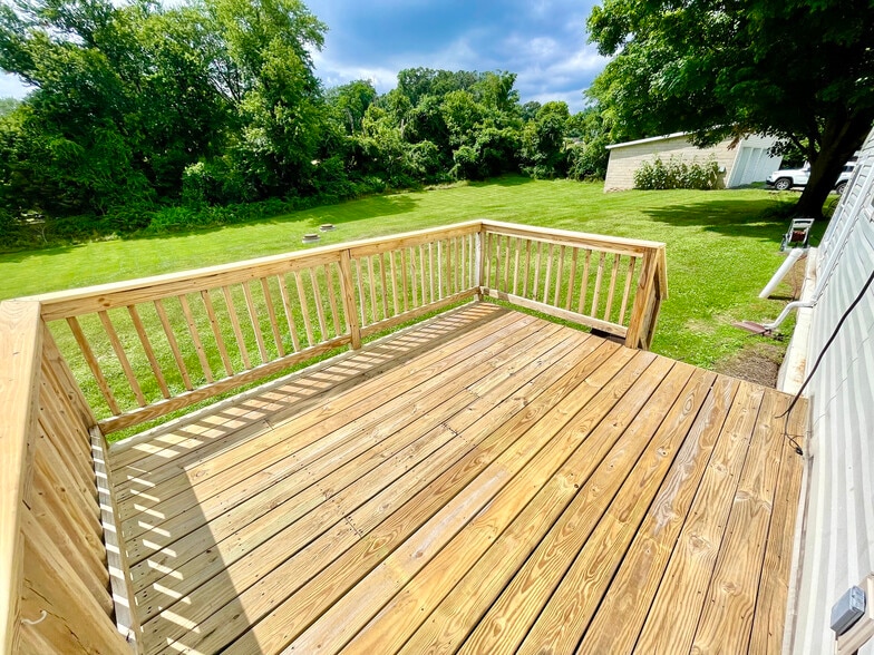 Porch/Deck - 18902 Gunpowder Rd