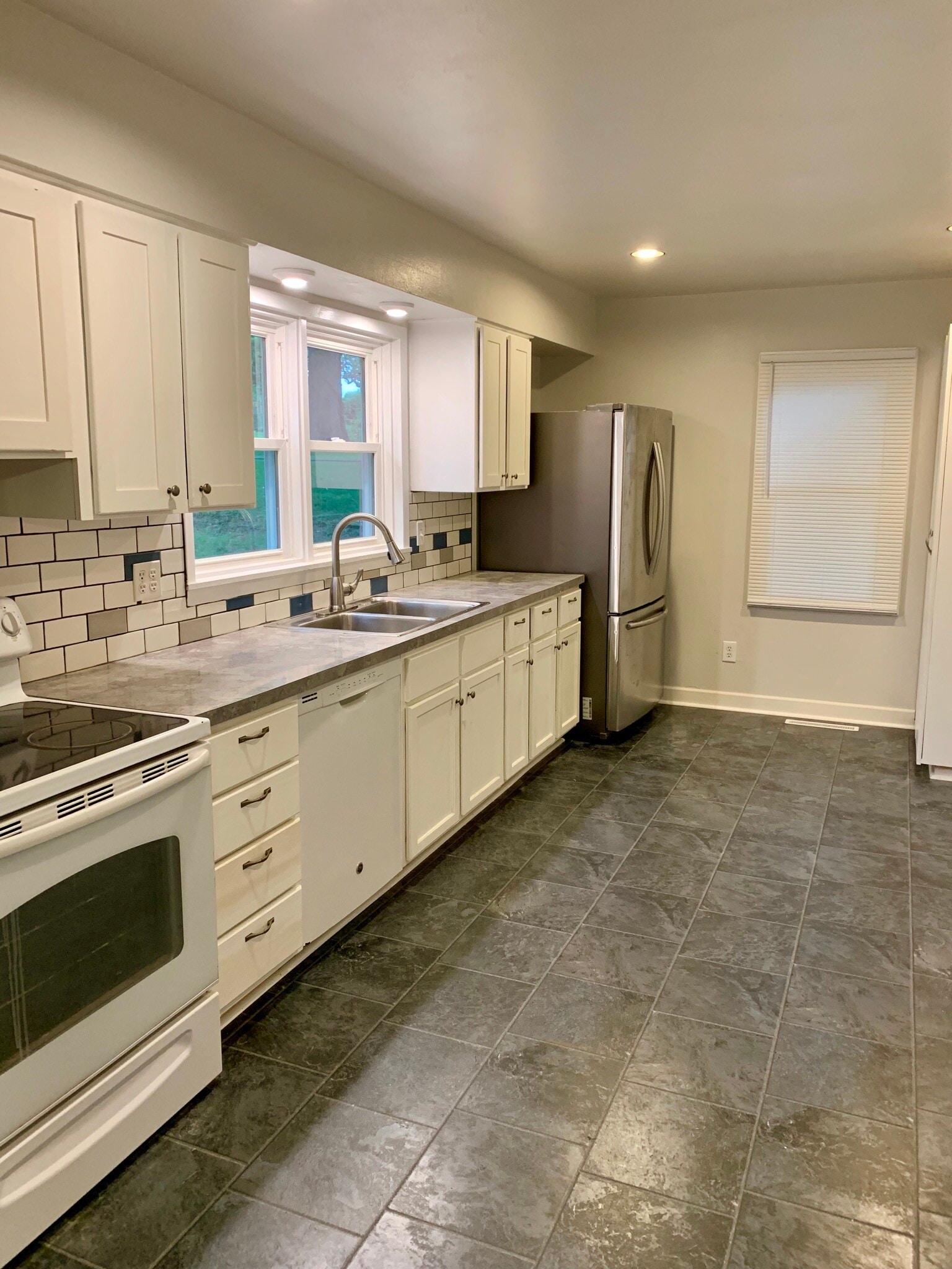 Kitchen from Living Room - 3166 S Parkview Ave