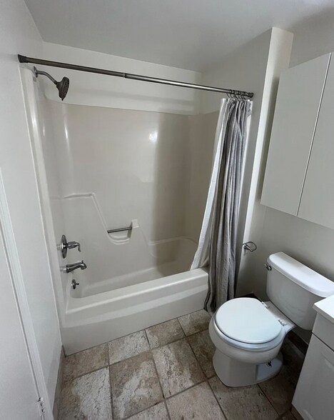 Building Photo - 42 N Main St