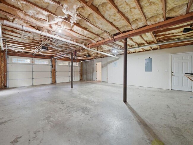 Building Photo - 166 Cove Hill