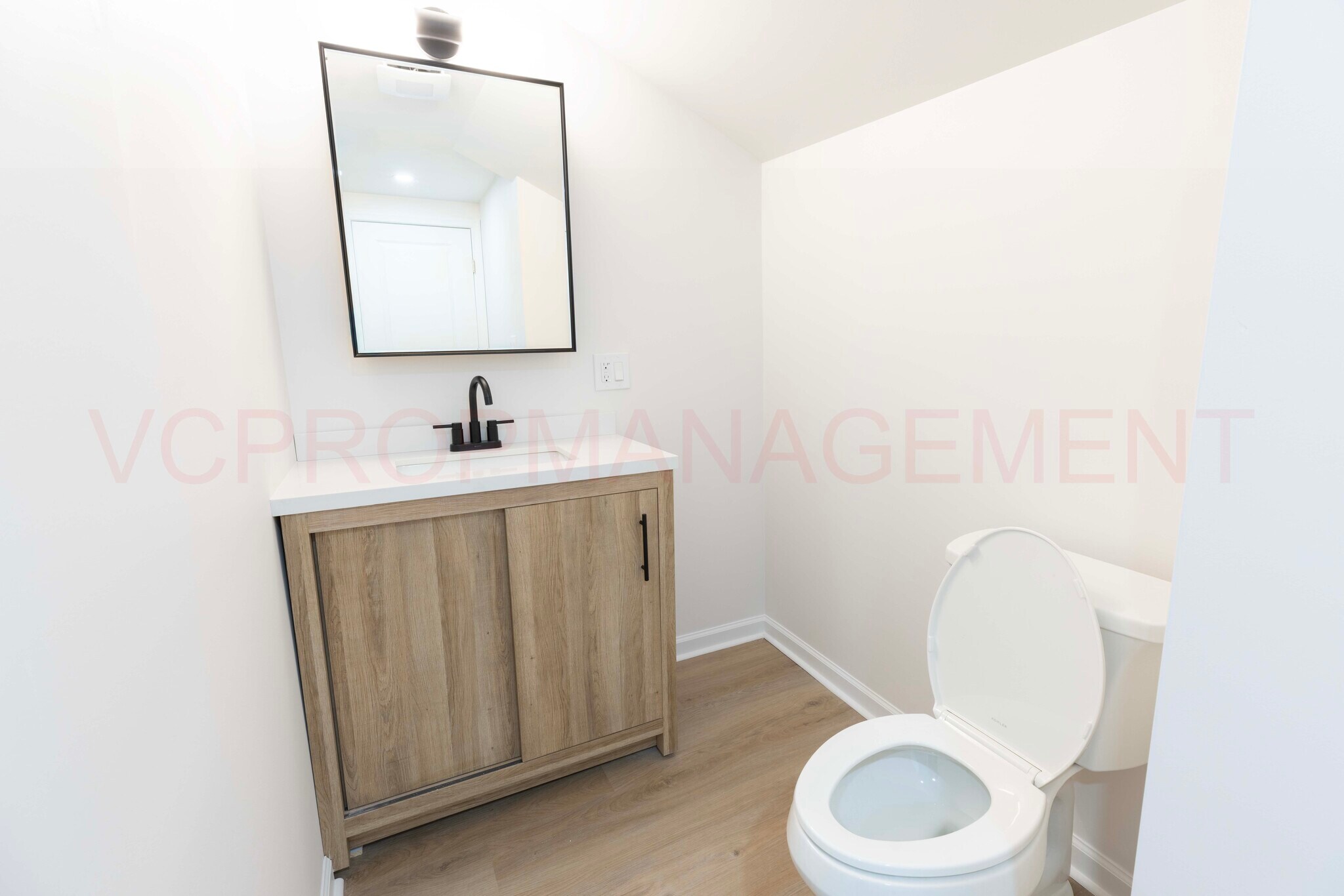 Building Photo - 230 Carre Ave