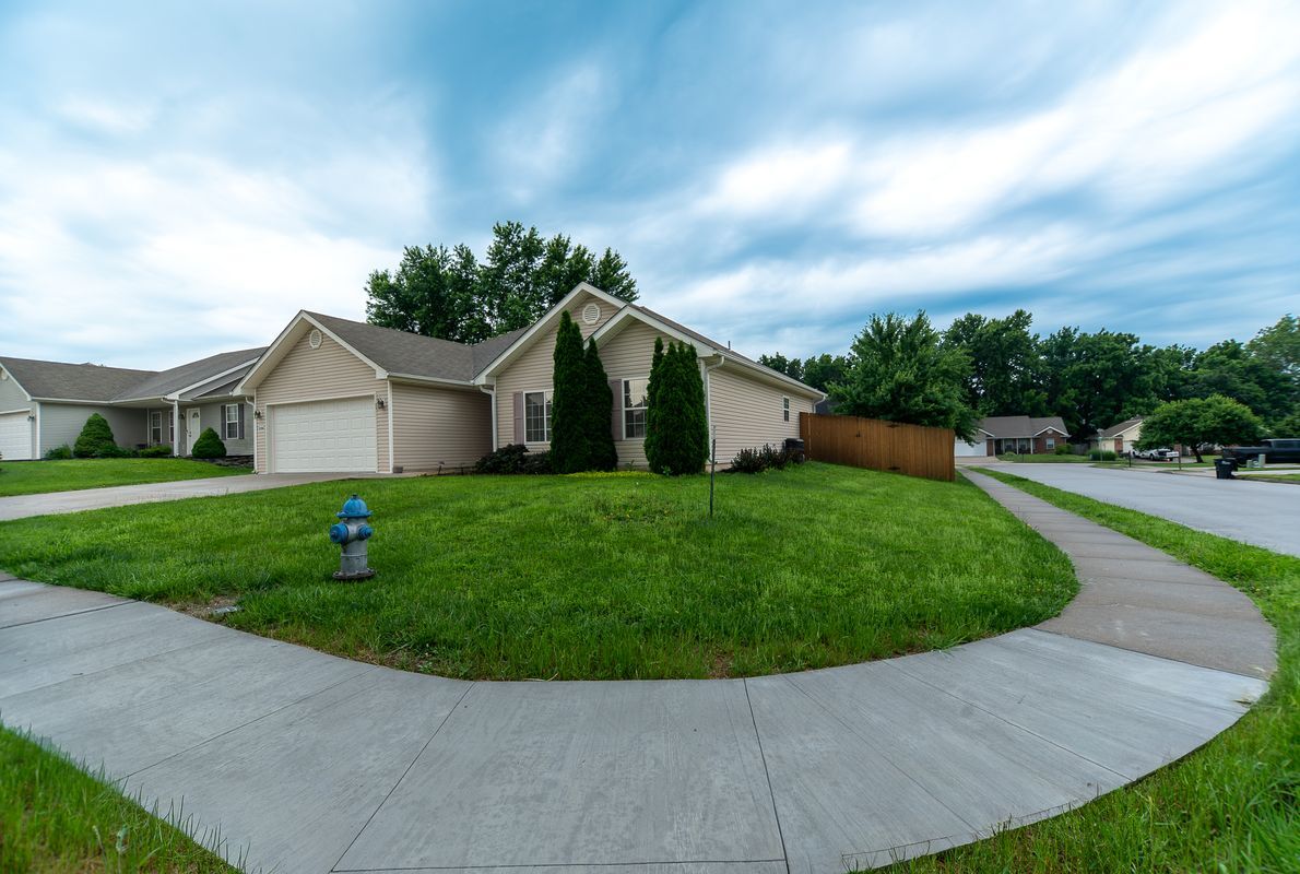 Building Photo - 5104 Opal Dr
