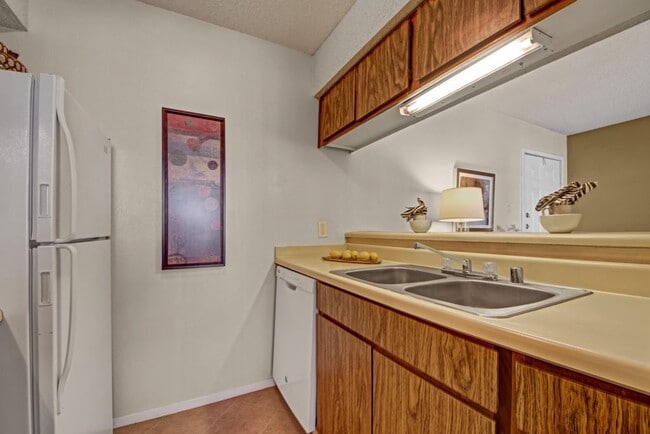 Building Photo - Cypress Pointe
