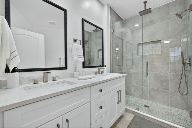 Building Photo - 8390 Excalibur Cir