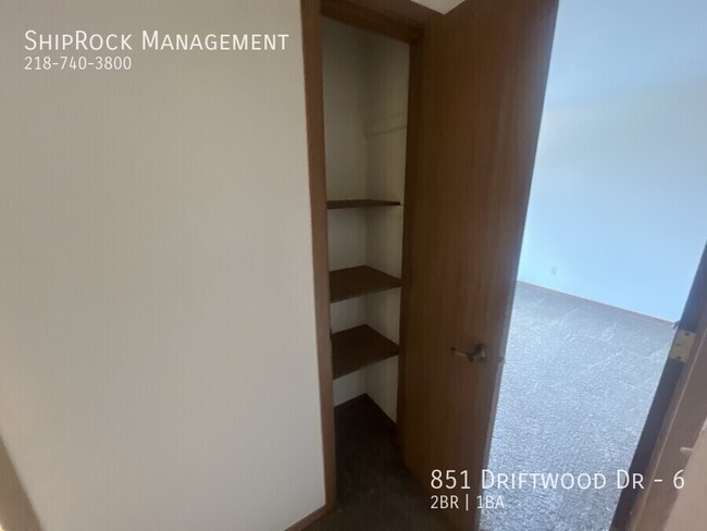 Building Photo - 851 Driftwood Dr